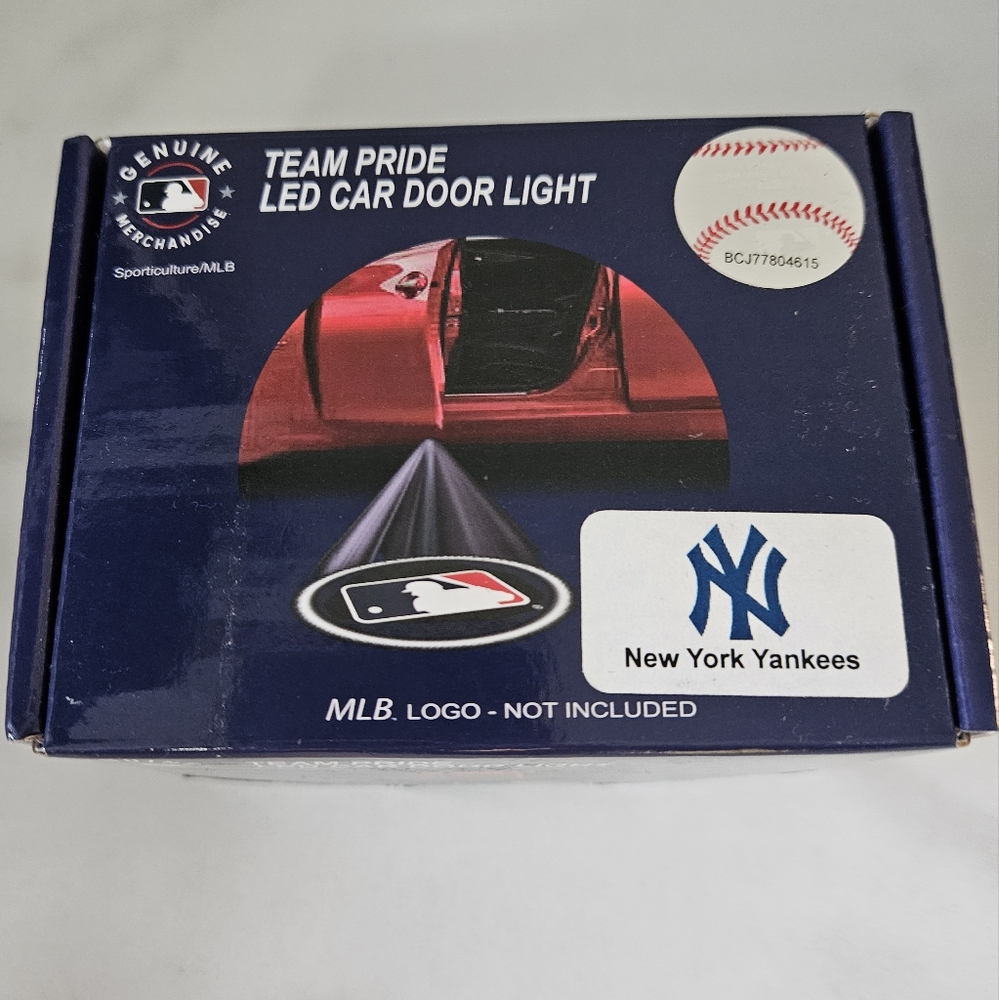 Sporticulture MLB New York Yankees LED Car Door Light- New In Box - Picture 2 of 6